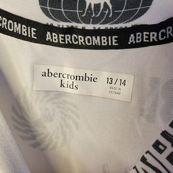 Abercrombie Kids B&W Short Sleeve Tee Graphic - Size 13/14 - Picture 3 of 4